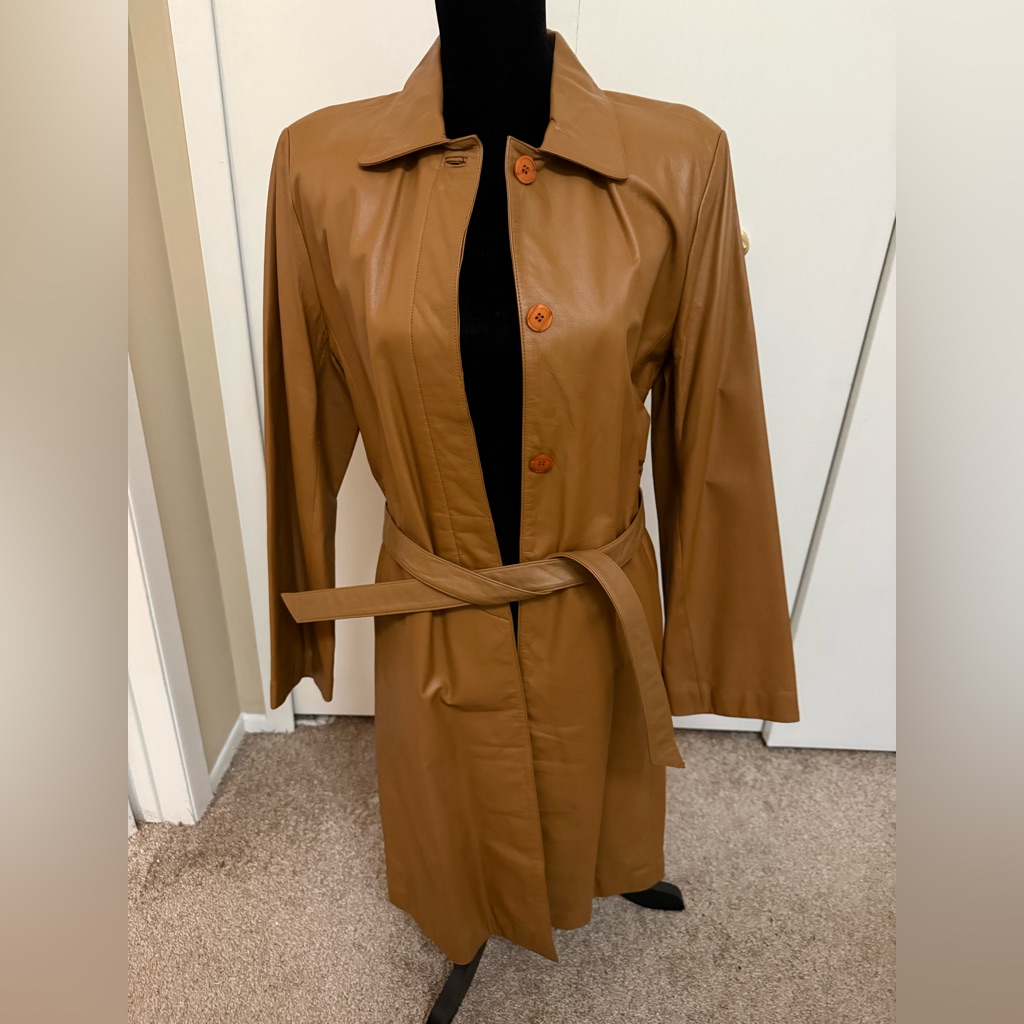 Nwot Women's Tan Belted Genuine Leather Coat